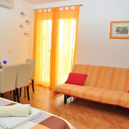 Ivi Apartment Makarska