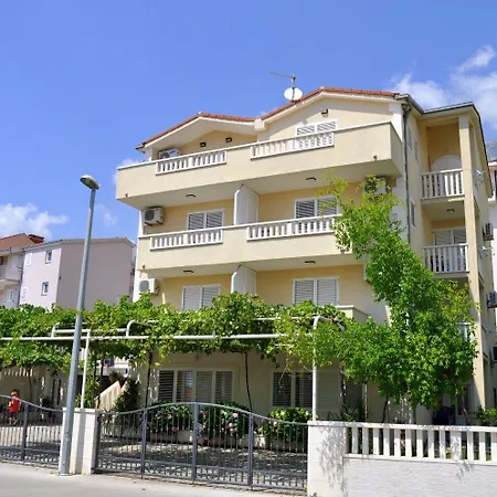 Apartment Ivi Makarska